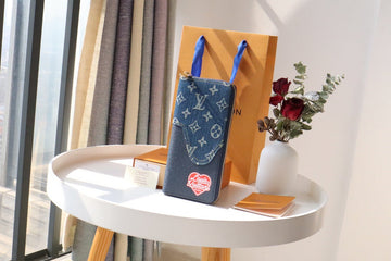 ES - LOV Wallet - 214