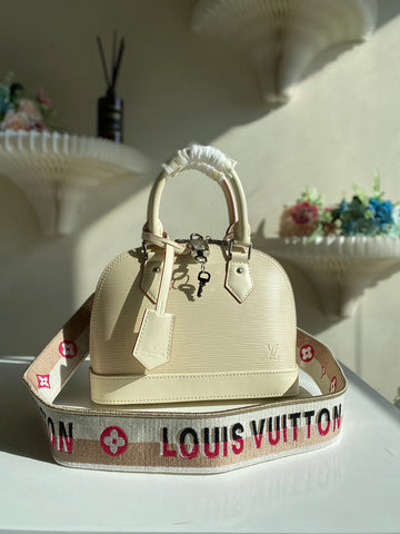 ES - LOV Women Bag - 2520