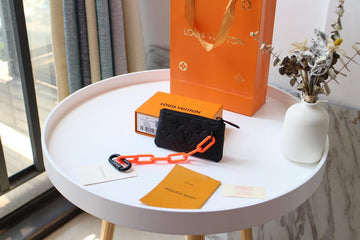 ES - LOV Wallet - 1041