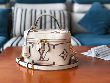 ES - LOV Women Bag - 3104