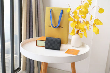 ES - LOV Wallet - 728