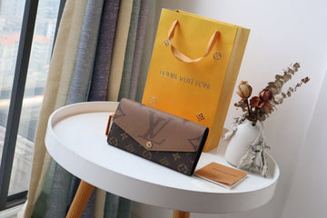 ES - LOV Wallet - 1086