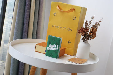 ES - LOV Wallet - 1374