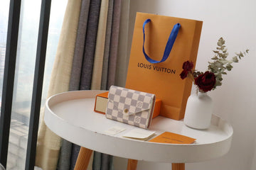 ES - LOV Wallet - 1339