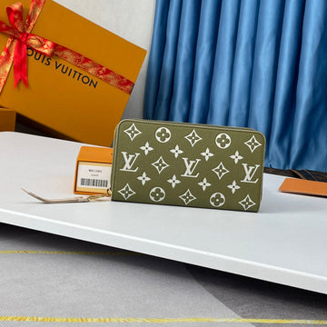 ES - LOV Wallet - 334
