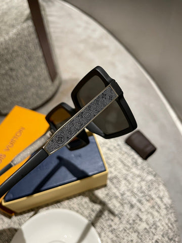 ES - LOV SunglaES - 068