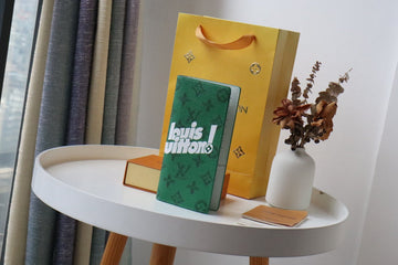 ES - LOV Wallet - 1381