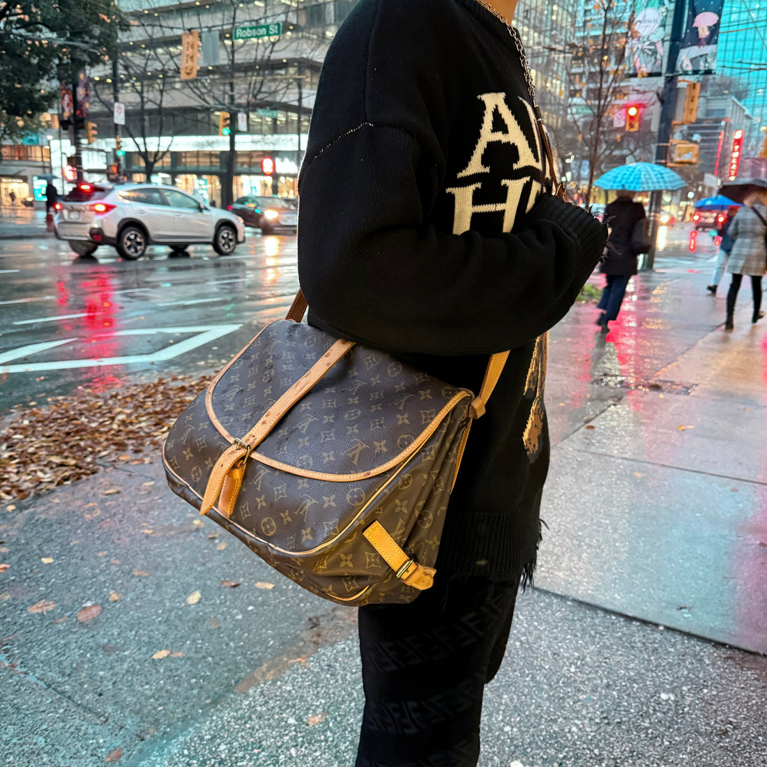 Louis Vuitton Monogram Saumur 35 Crossbody Bag