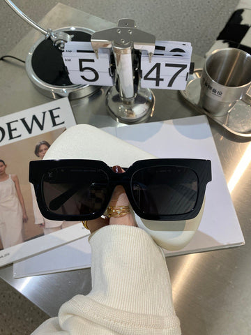 ES - LOV SunglaES - 023