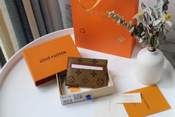 ES - LOV Wallet - 1013