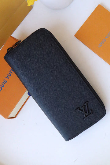 ES - LOV Wallet - 055