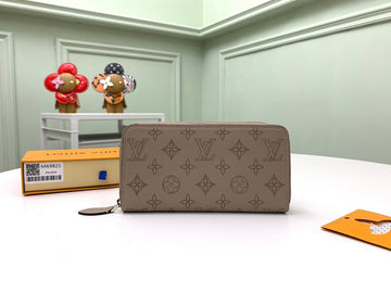 ES - LOV Wallet - 819