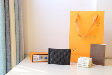 ES - LOV Wallet - 938