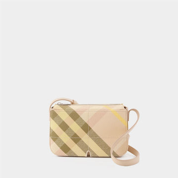 BURBERRY Sleek Leather Handbag for Women - Perfect for Outings