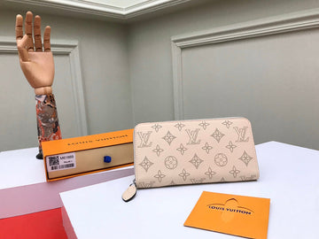 ES - LOV Wallet - 823