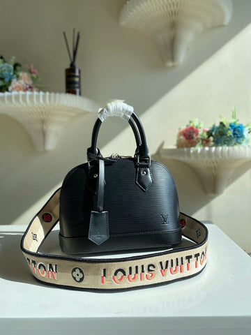 ES - LOV Women Bag - 2521