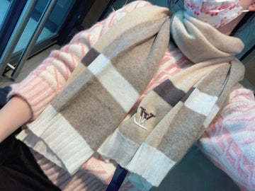 ES - LOV Scarf - 235