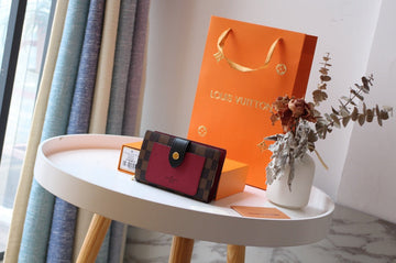 ES - LOV Wallet - 1067