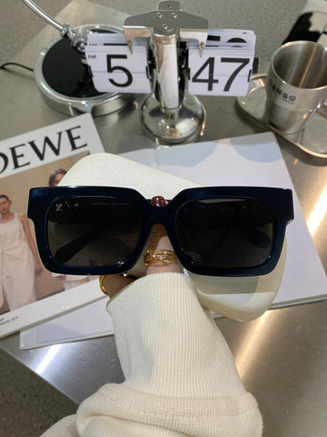 ES - LOV SunglaES - 005