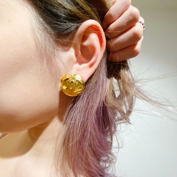 Chanel gold double C logo Earrings