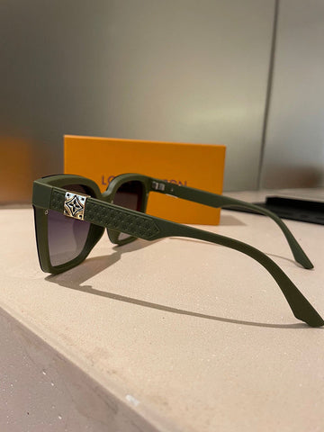 ES - LOV SunglaES - 054