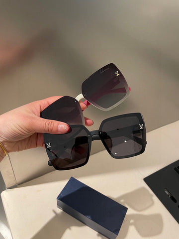 ES - LOV SunglaES - 039