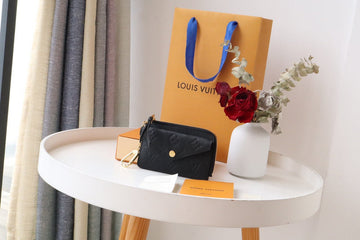 ES - LOV Wallet - 692
