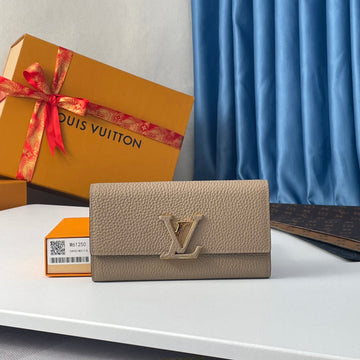 ES - LOV Wallet - 1312