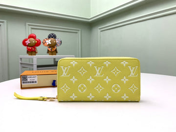 ES - LOV Wallet - 197