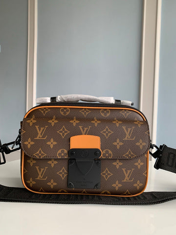 ES - LOV Women Bag - 208