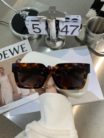 ES - LOV SunglaES - 141