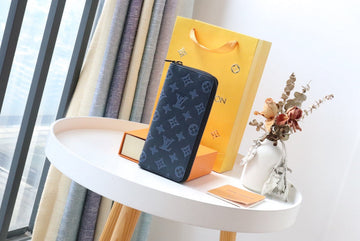 ES - LOV Wallet - 053