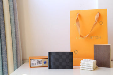 ES - LOV Wallet - 937