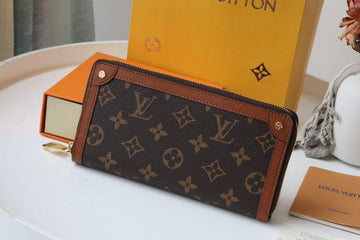 ES - LOV Wallet - 734