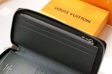 ES - LOV Wallet - 294