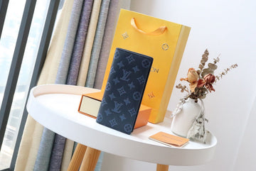 ES - LOV Wallet - 742