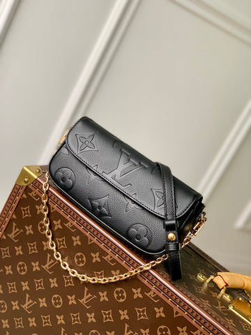 ES - LOV Women Bag - 2165