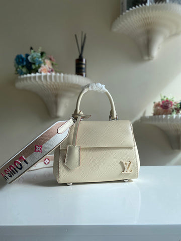 ES - LOV Women Bag - 974
