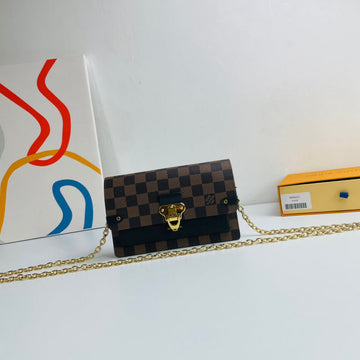 ES - LOV Wallet - 1356