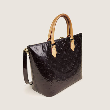 Montebello MM Shoulder Bag